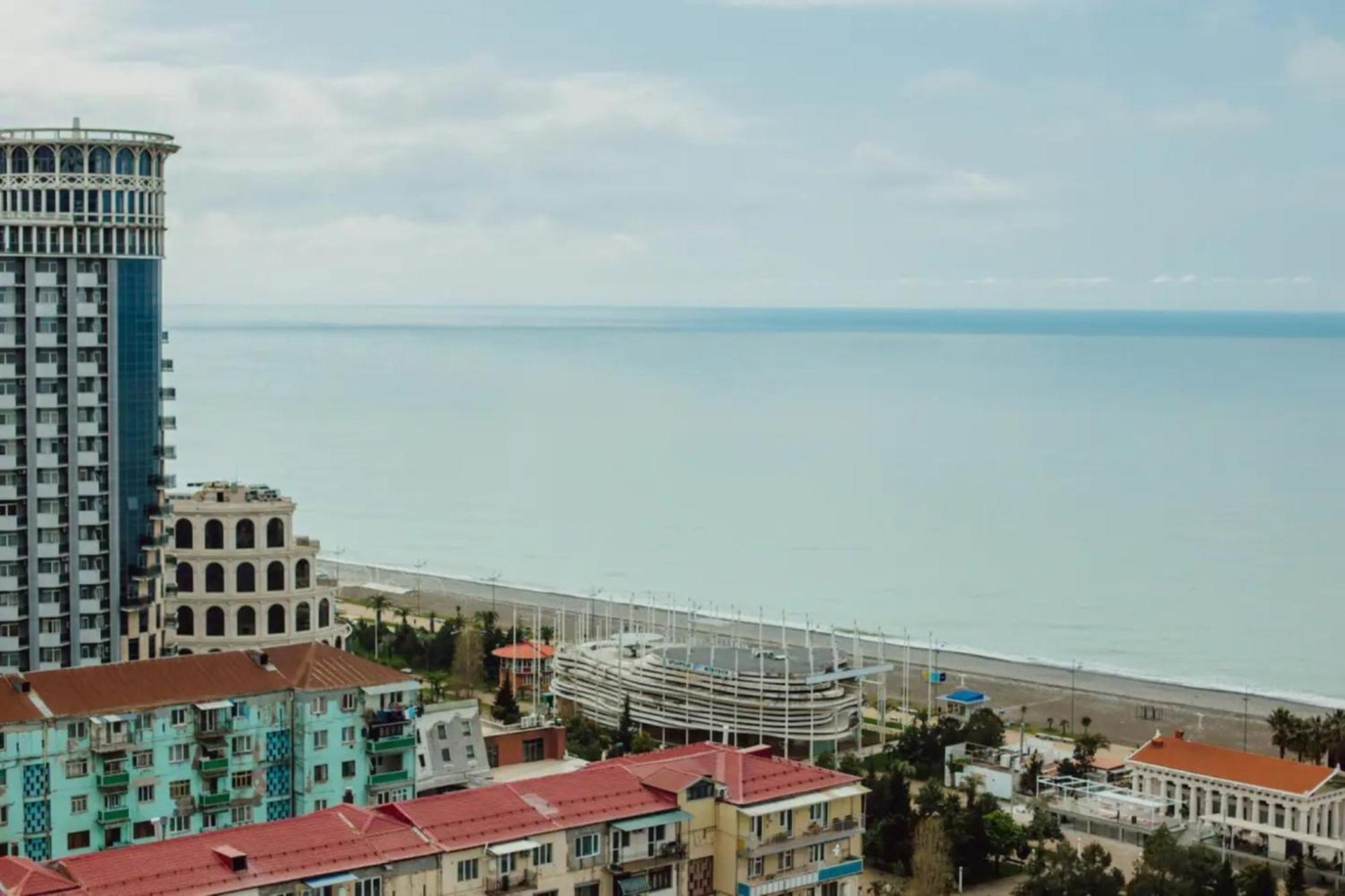Relax And Unwind Premier Sea View Aparthotel In Batumi Exterior photo