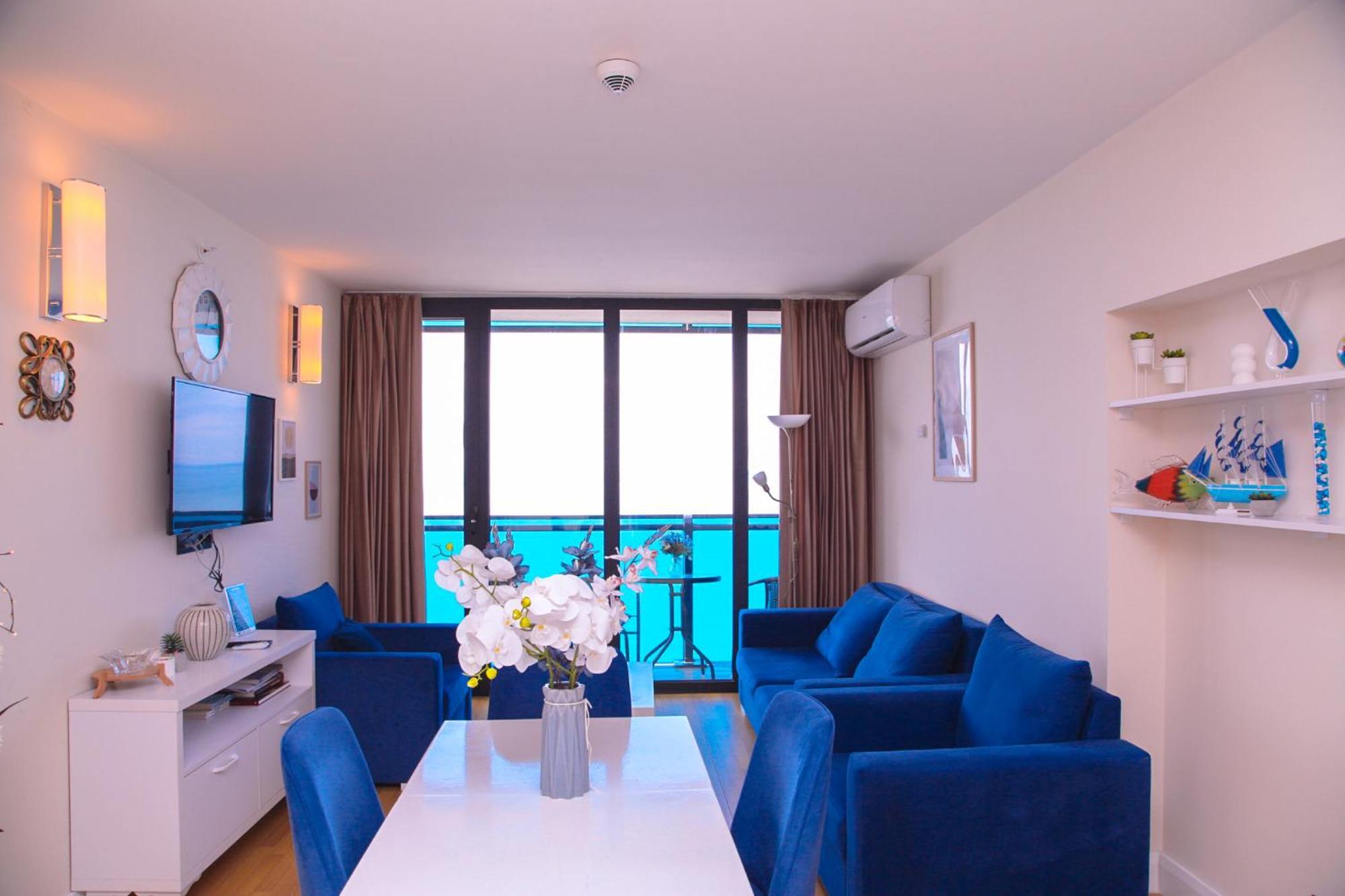 Relax And Unwind Premier Sea View Aparthotel In Batumi Exterior photo