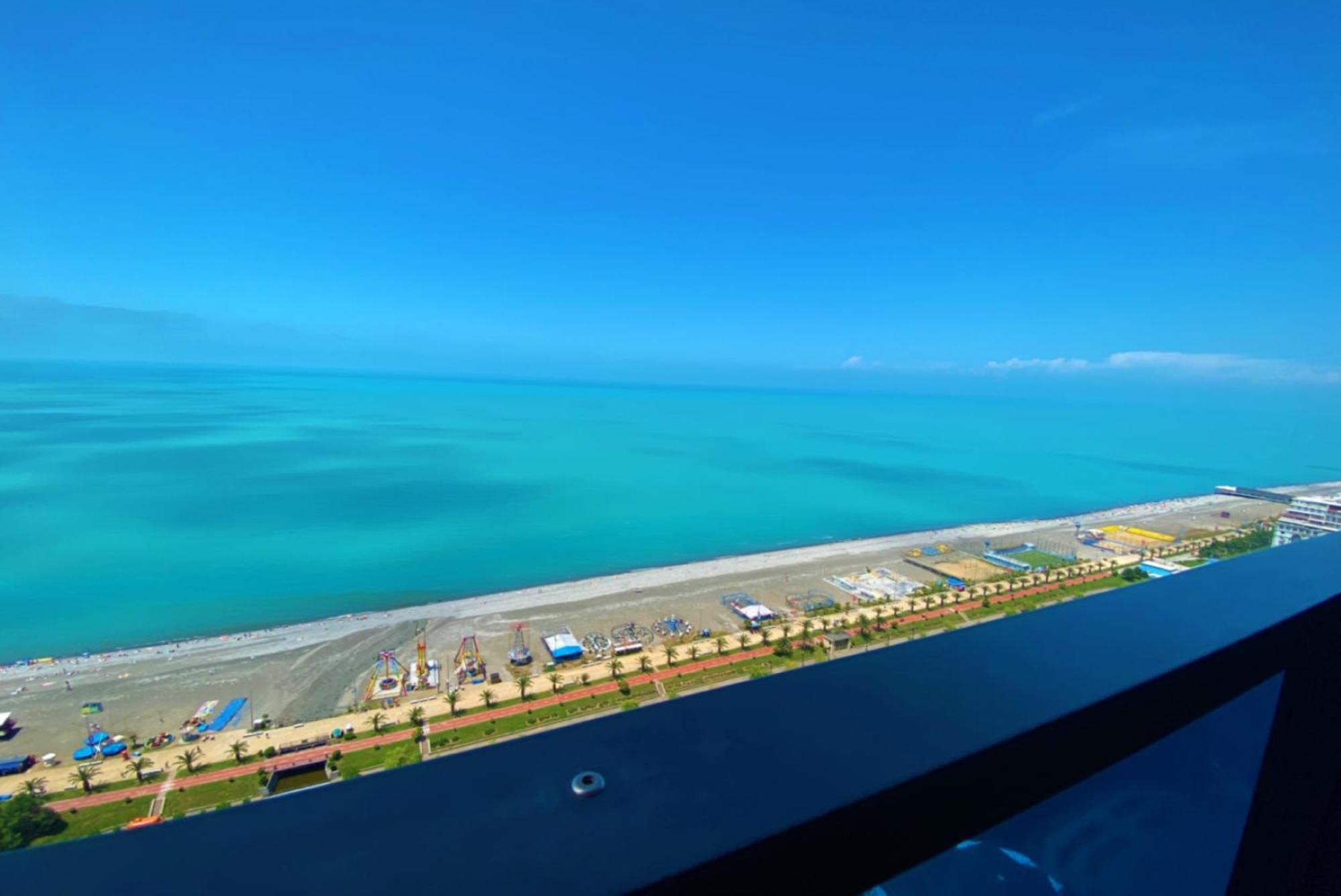 Relax And Unwind Premier Sea View Aparthotel In Batumi Exterior photo