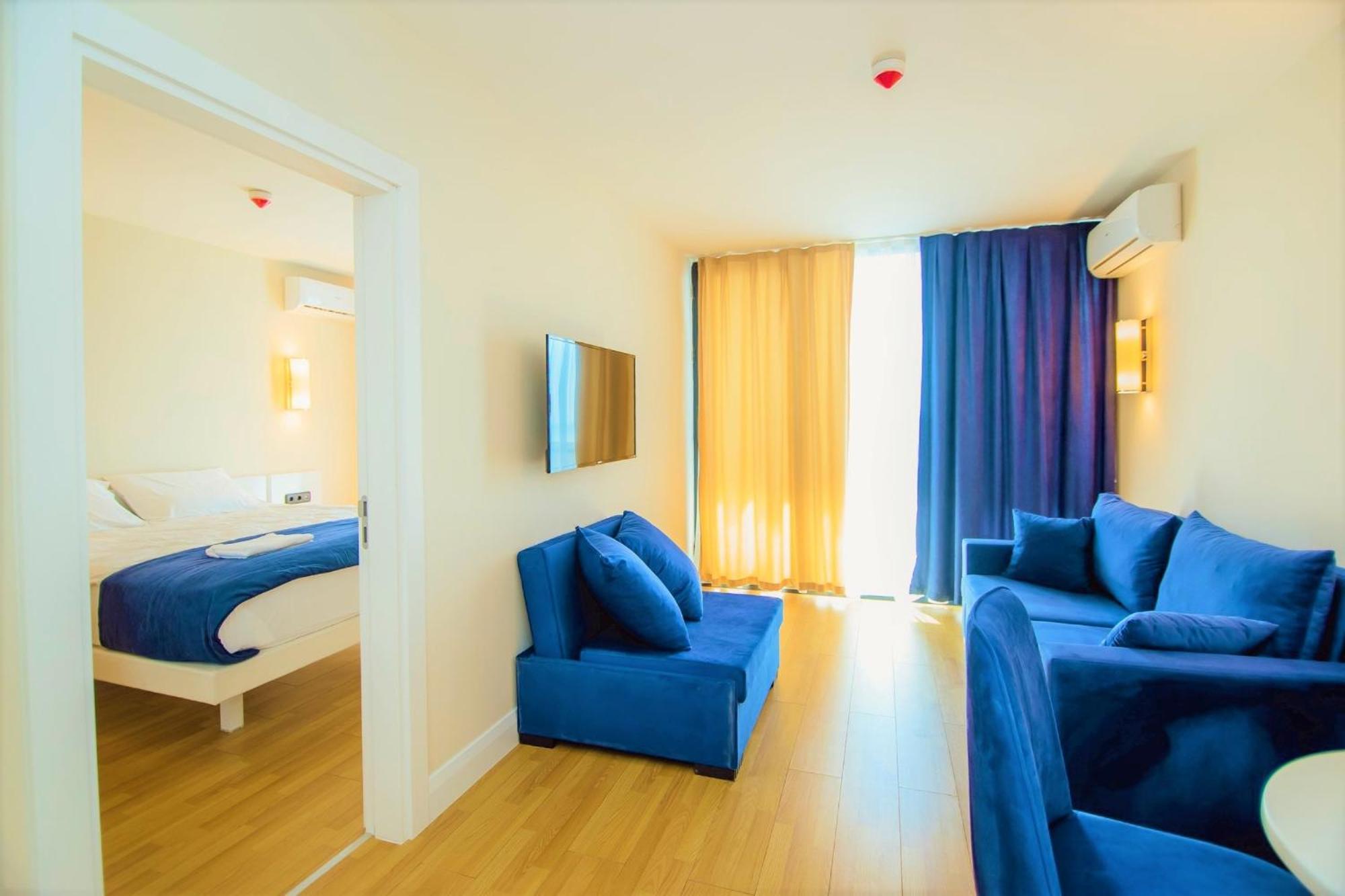 Relax And Unwind Premier Sea View Aparthotel In Batumi Exterior photo