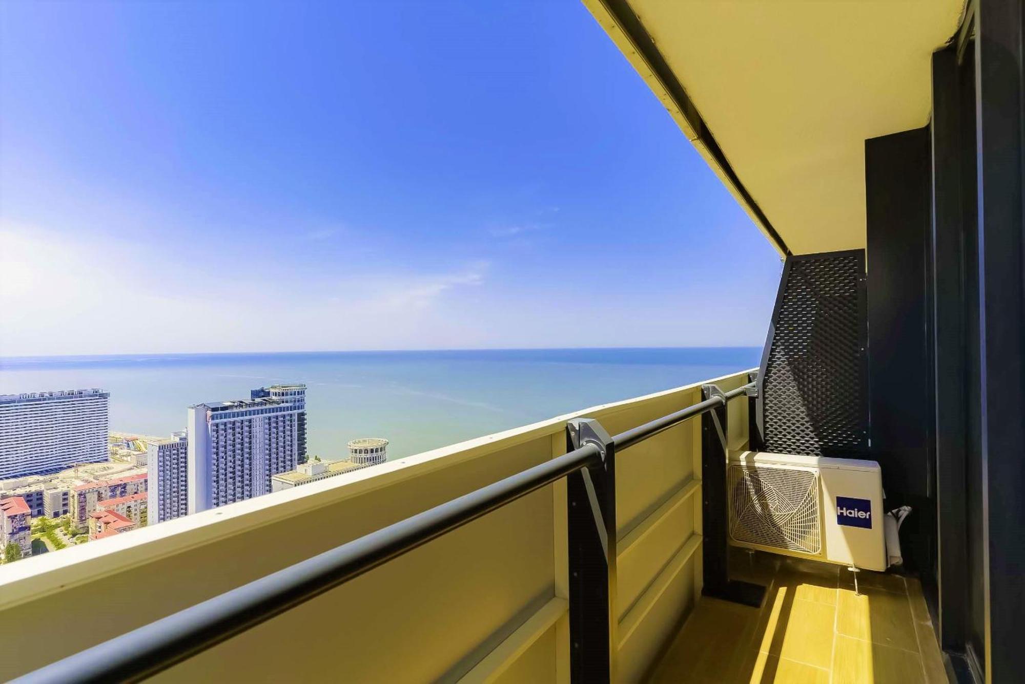 Relax And Unwind Premier Sea View Aparthotel In Batumi Exterior photo